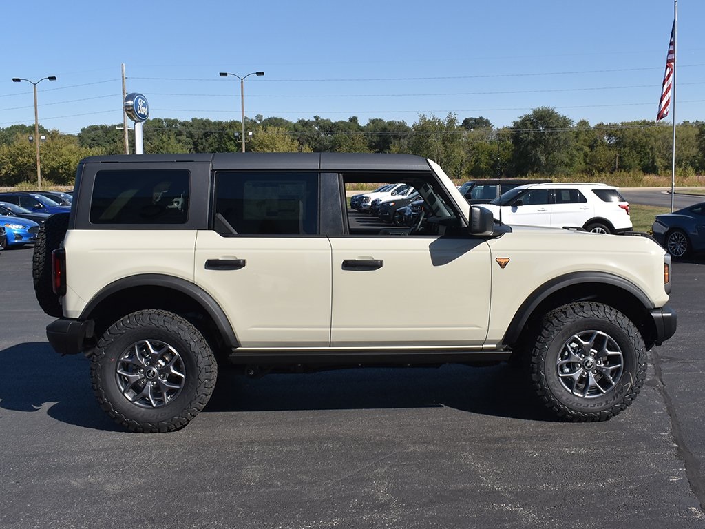 2025 Ford Bronco Badlands photo 10