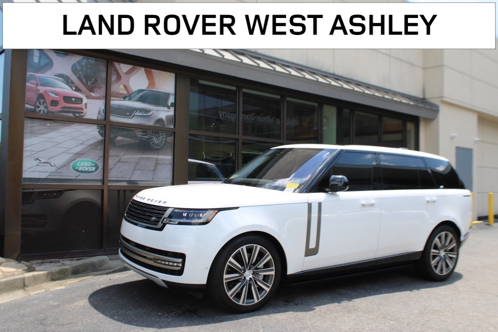 2023 Land Rover Range Rover SE's photo