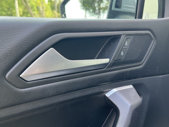 2020 Volkswagen Tiguan SE photo 26