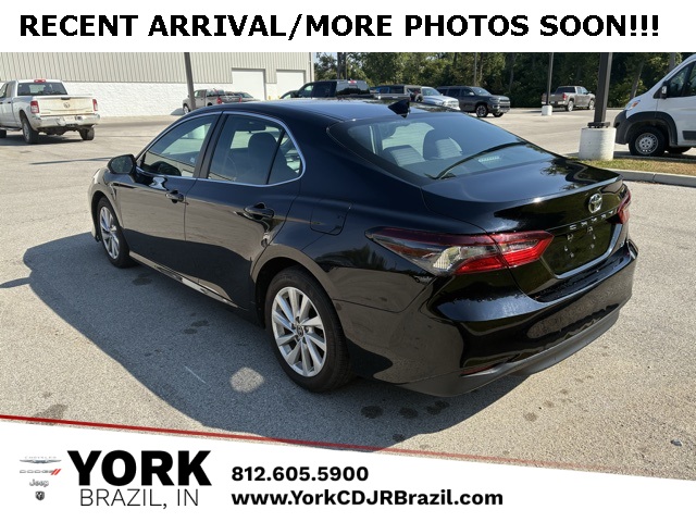 2023 Toyota Camry LE photo 5