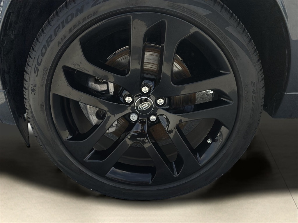 2025 Land Rover Discovery Sport S photo 7