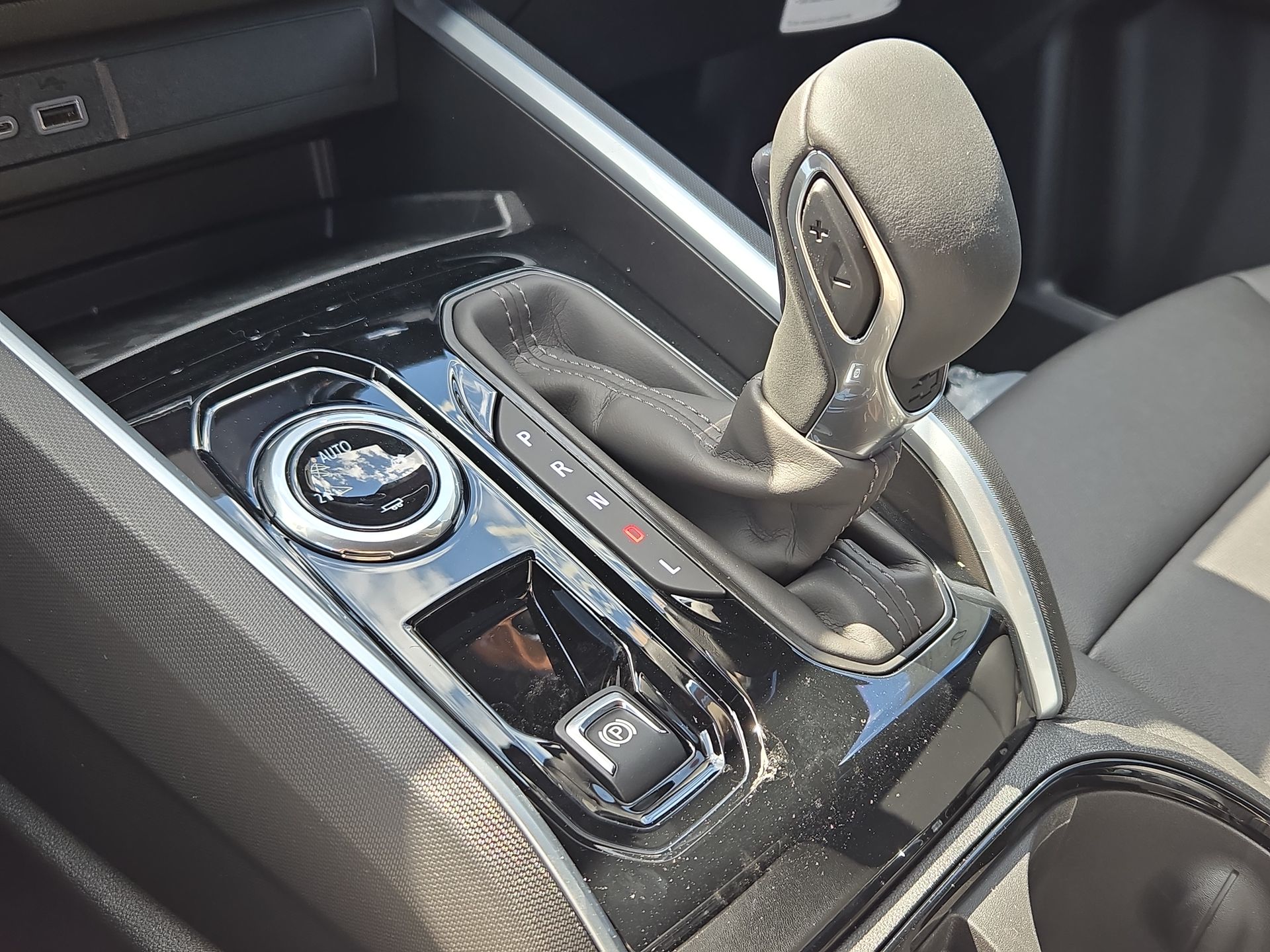 2025 Chevrolet Colorado Work Truck LT photo 21