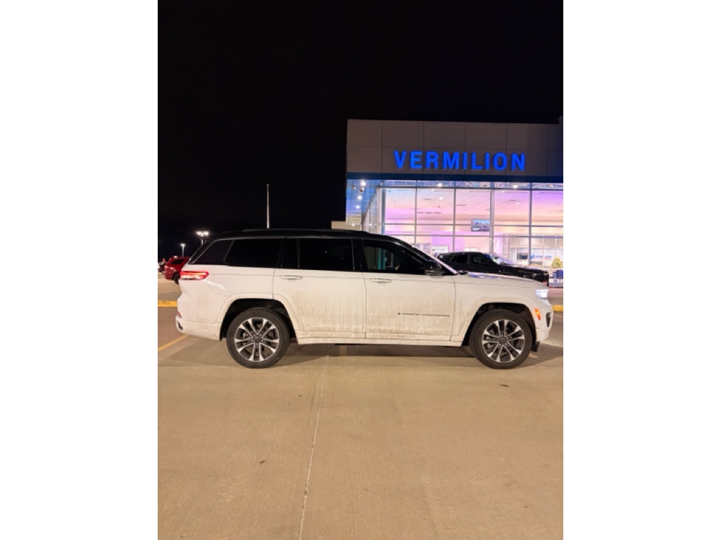 2021 Jeep Grand Cherokee L Overland's photo