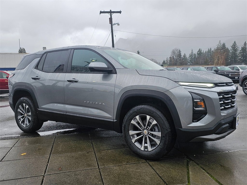 2026 Chevrolet Equinox LT photo 3