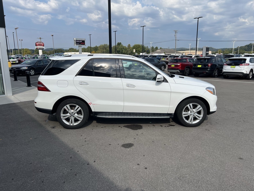 2015 Mercedes Benz ML 350 4MATIC photo 3