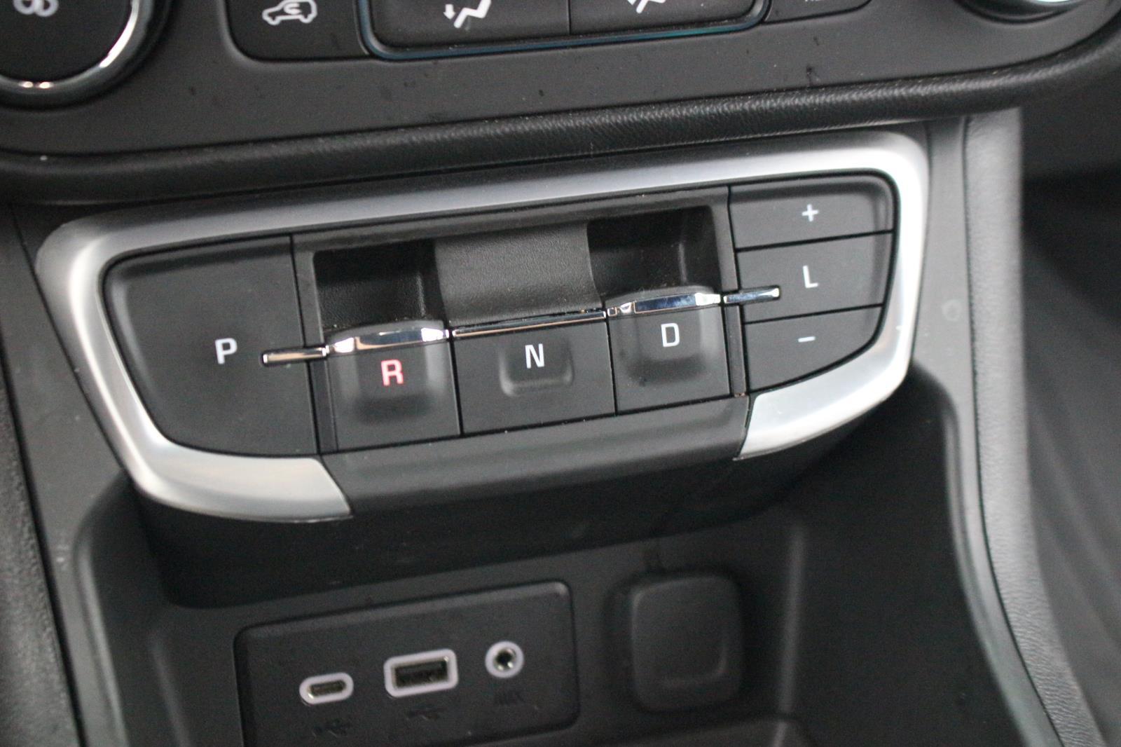 2022 Gmc Terrain SLE photo 25