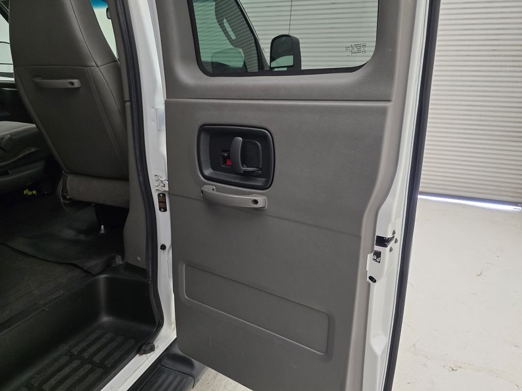 2022 Chevrolet Express 3500 LS photo 32