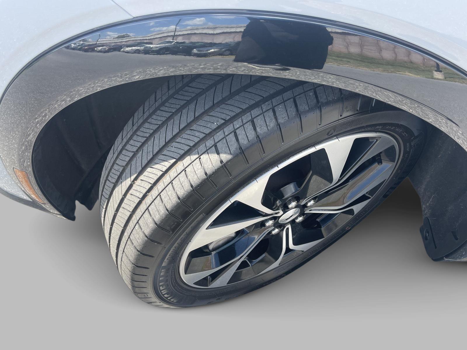 2022 Ford Mustang Mach-E Premium photo 4