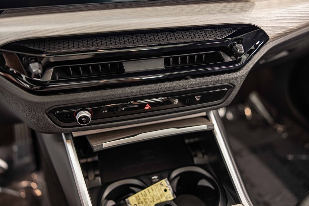 2025 BMW 330I - Image 28
