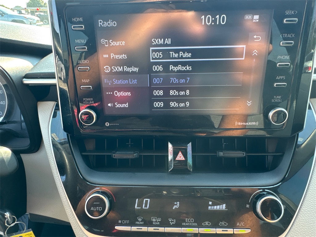 2021 Toyota Corolla LE photo 25