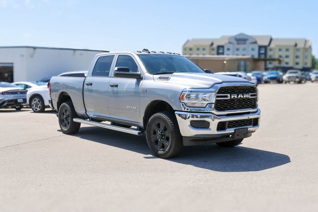 Used 2022 Silver Ram Tradesman image 1