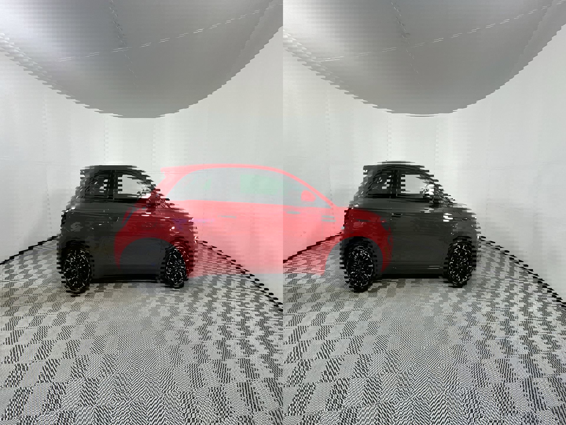 2024 Fiat 500e Red photo 9
