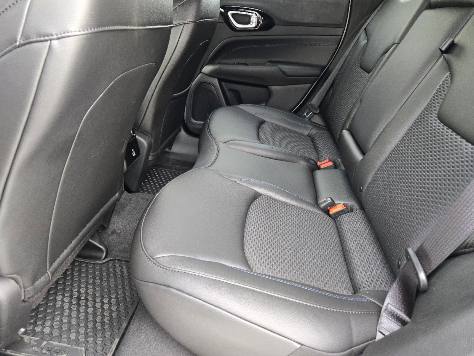 2025 Jeep Compass North Edition Latitude photo 18
