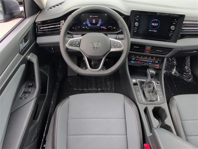 2025 Volkswagen Jetta 1.5T SE photo 7