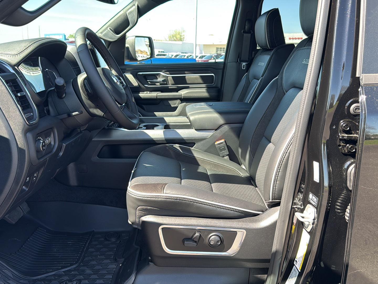 2025 Ram 1500 Laramie photo 9