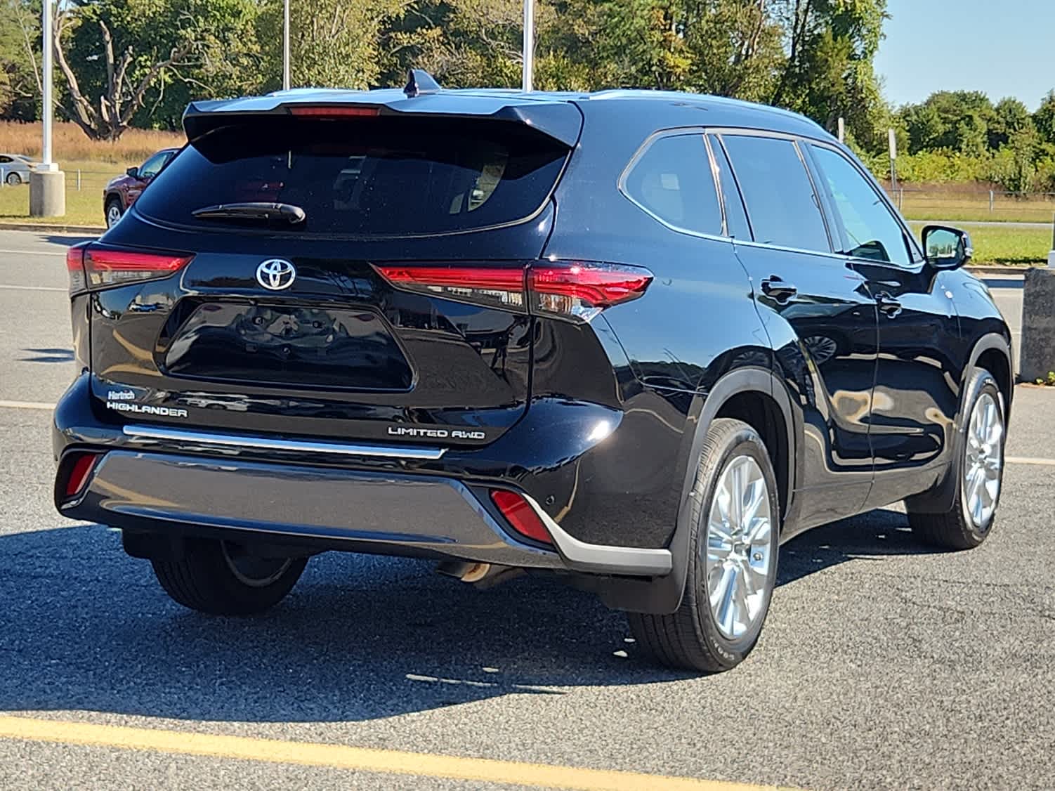 2023 Toyota Highlander Limited photo 2