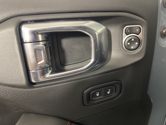 2025 Jeep Wrangler Rubicon X photo 11