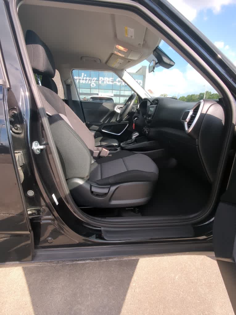2023 Kia Soul LX photo 13