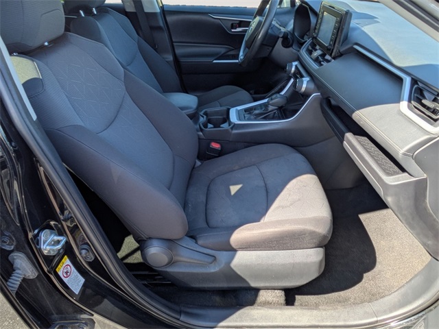 2019 Toyota RAV4 XLE photo 28
