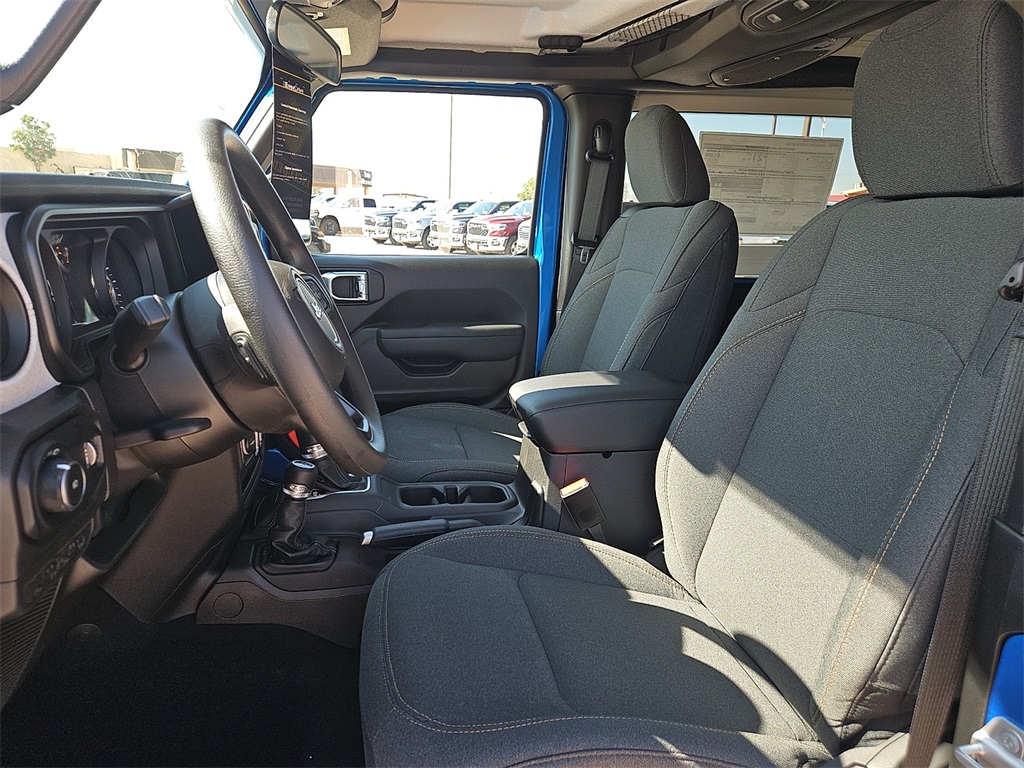 2025 Jeep Wrangler Sport photo 13