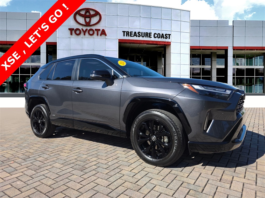 2024 Toyota RAV4 XSE's photo