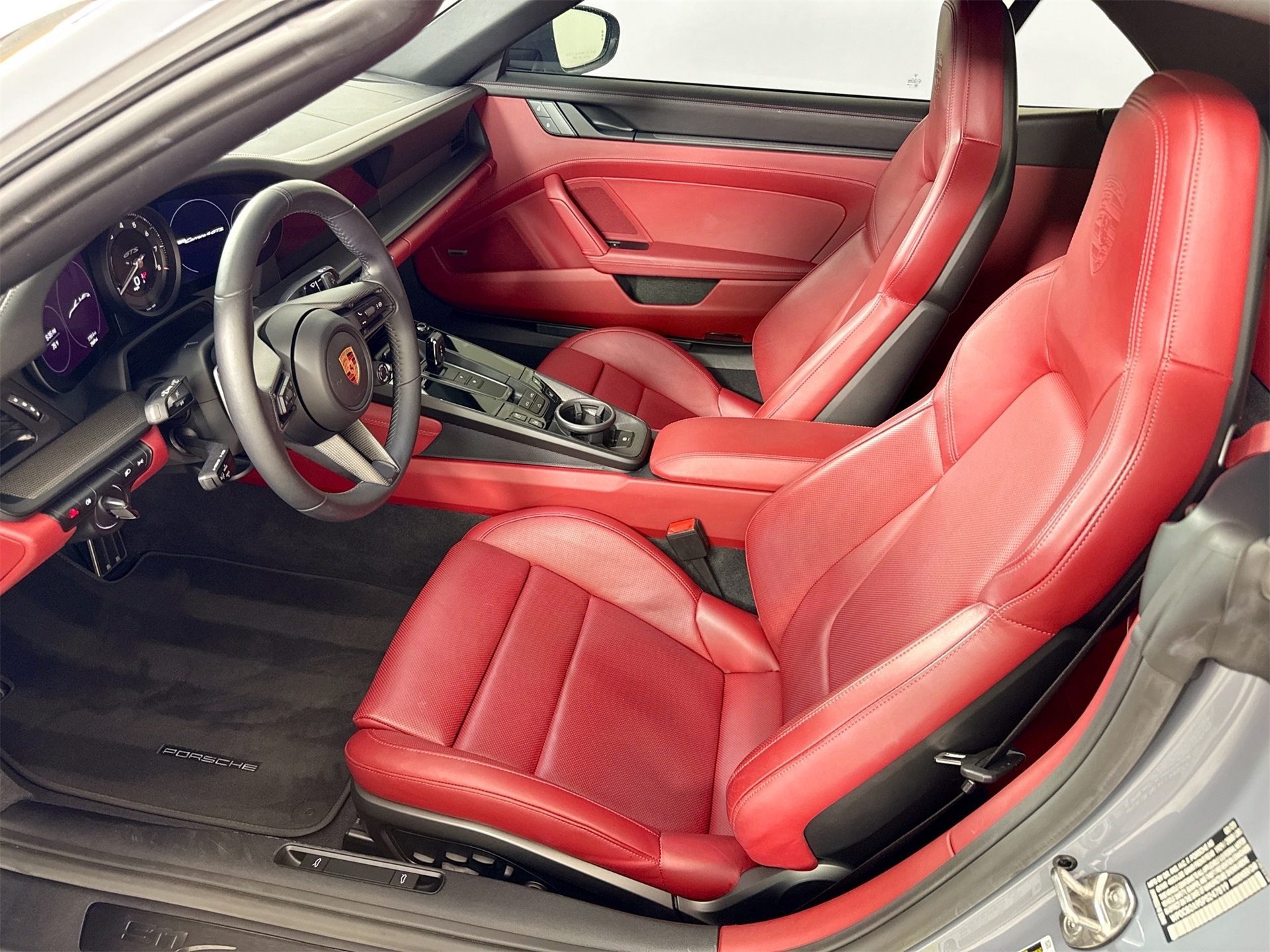 2023 Porsche 911 4 GTS photo 9
