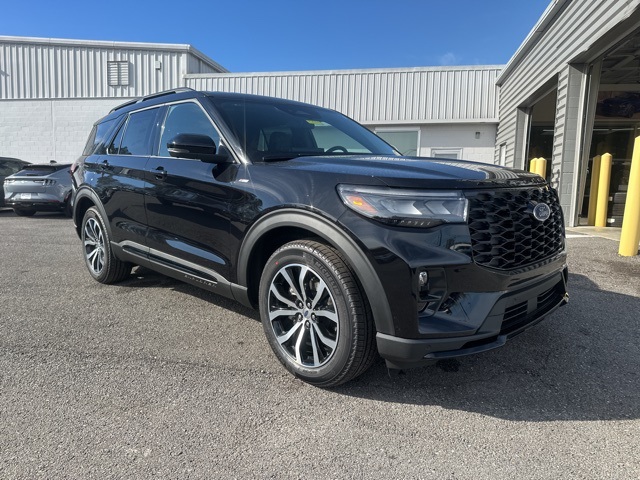 2026 Ford Explorer ST-LINE's photo