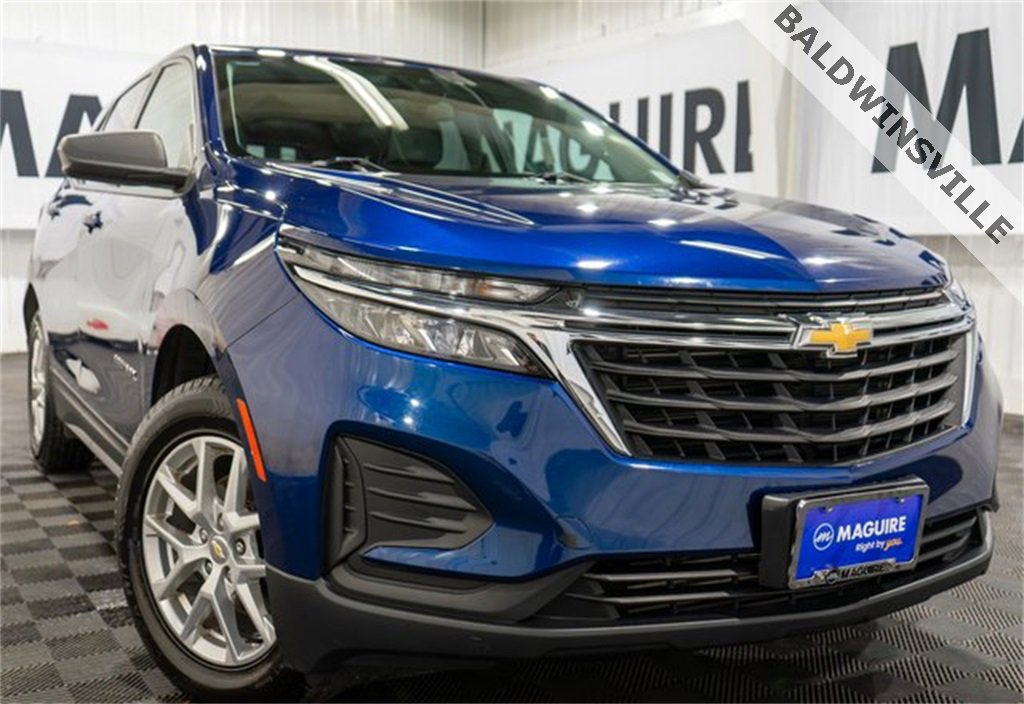 2022 Chevrolet Equinox LS's photo