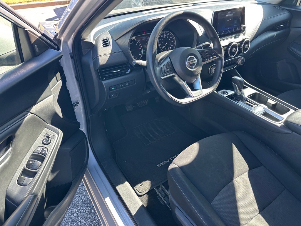 2023 Nissan Sentra SV photo 4