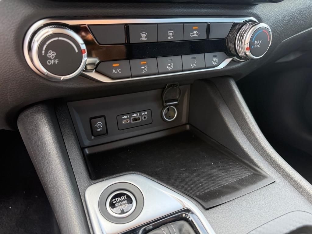 2025 Nissan Sentra SV photo 7