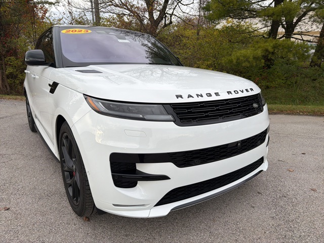 2023 Land Rover Range Rover Sport SE photo 3