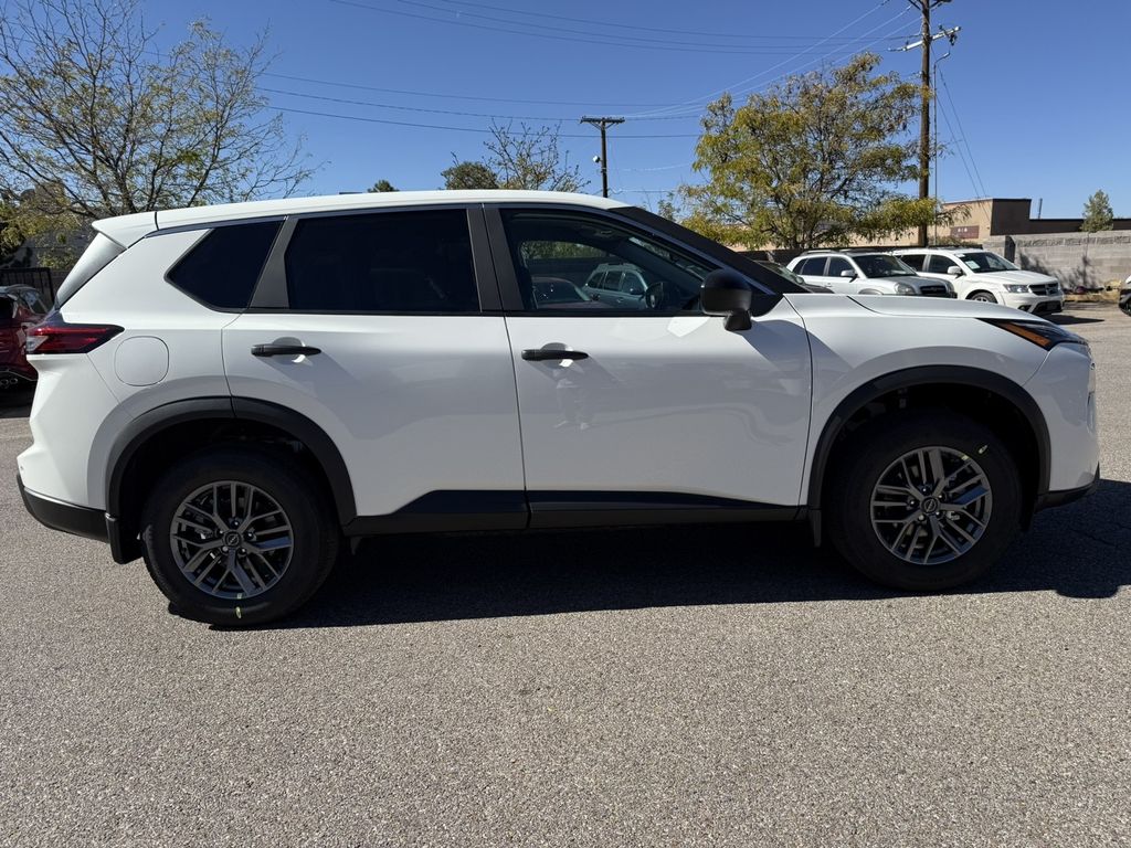 2025 Nissan Rogue S photo 2