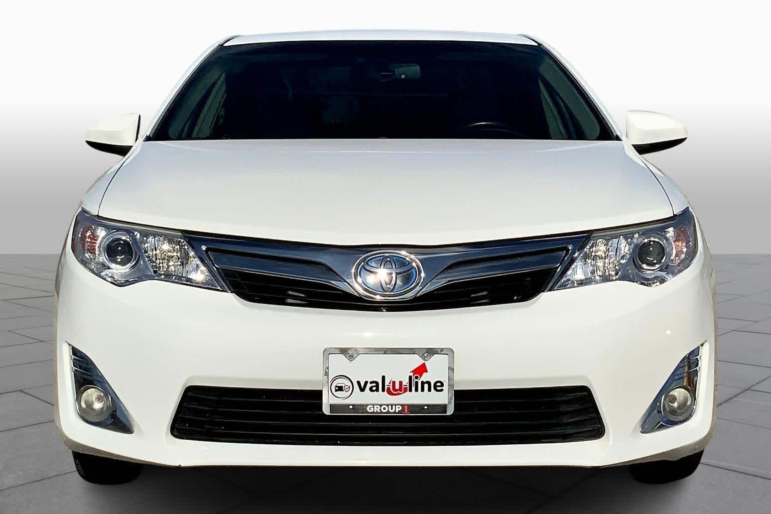 2014 Toyota Camry Hybrid XLE photo 3