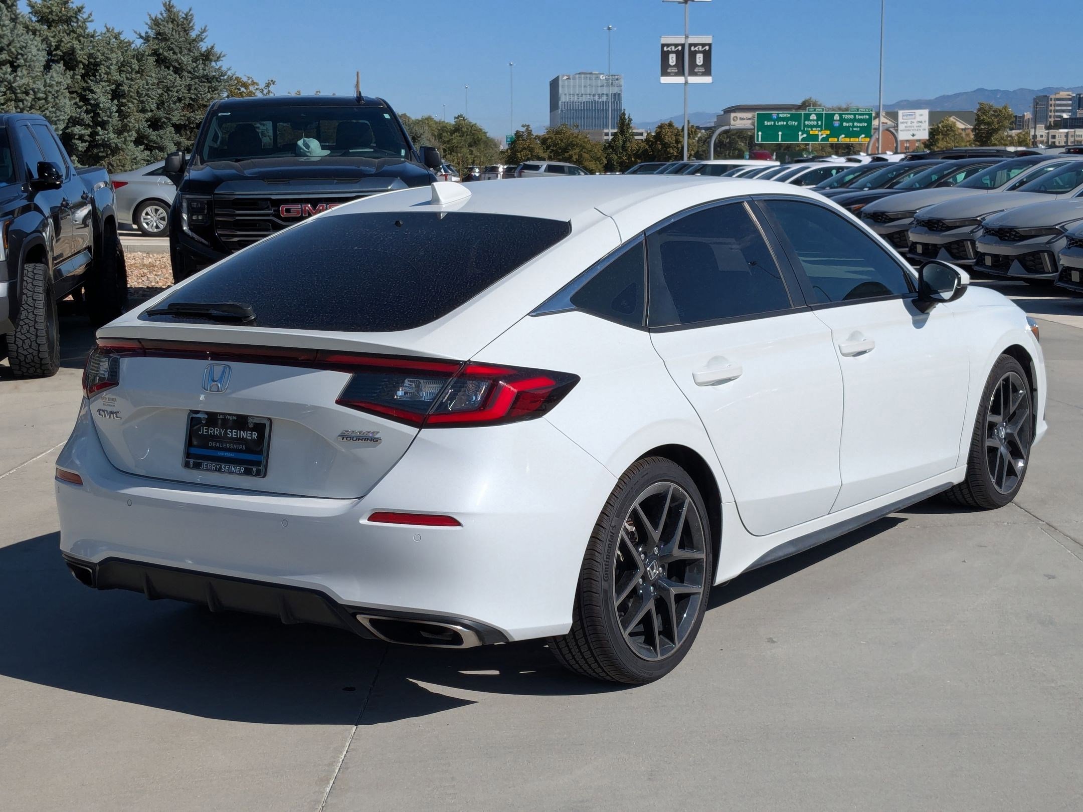 2022 Honda Civic Hatchback Sport Touring photo 5