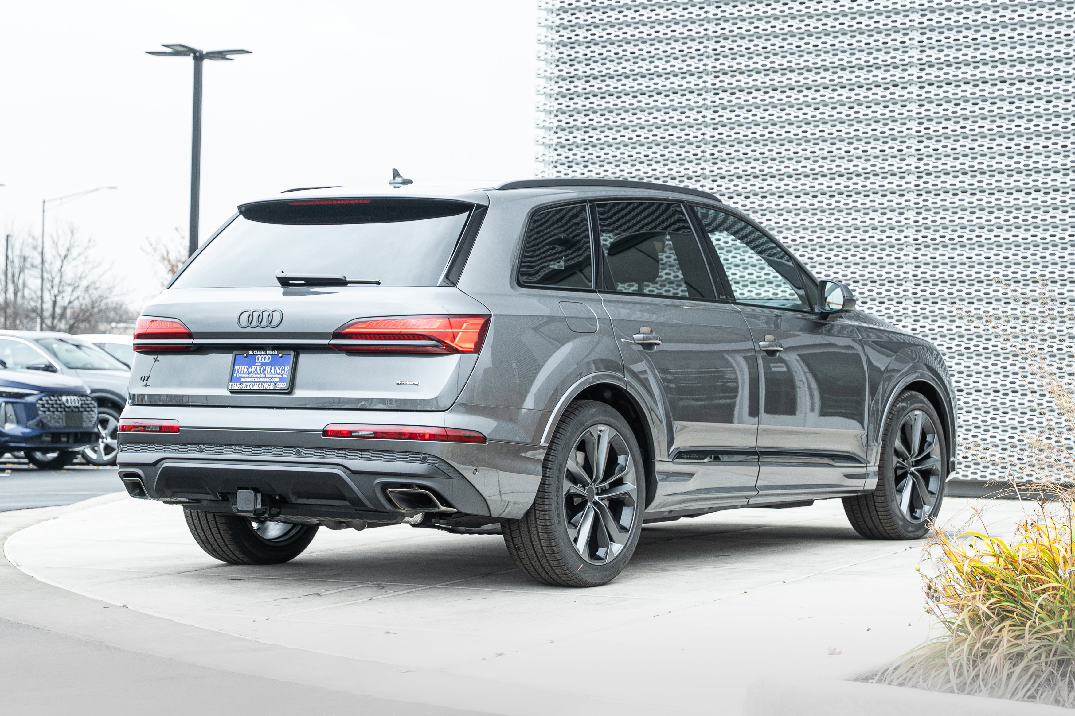 2026 Audi Q7 Premium Plus photo 2