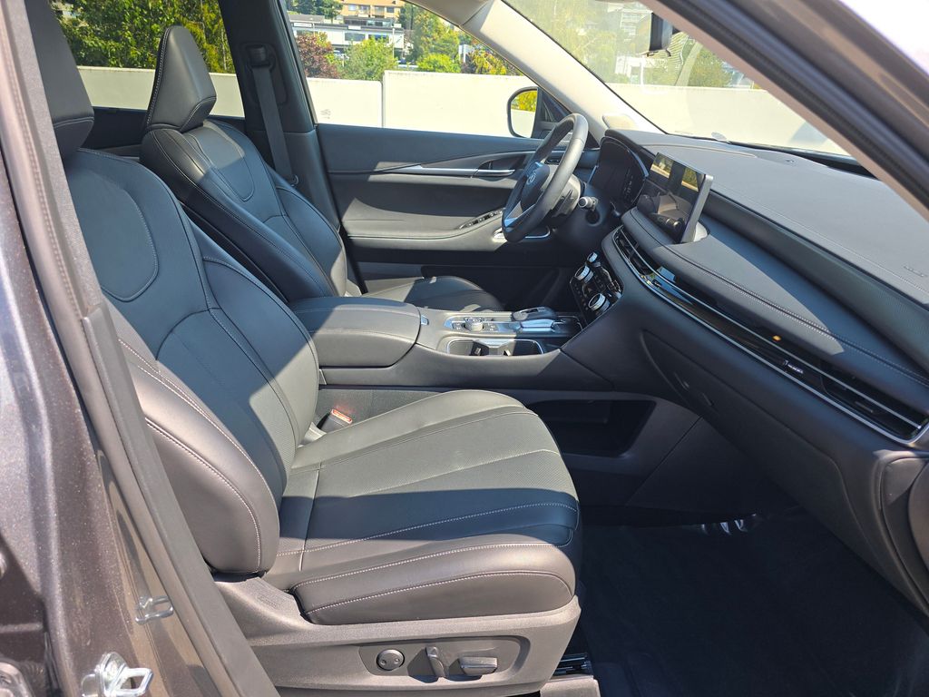 2024 Infiniti QX60 Luxe photo 9