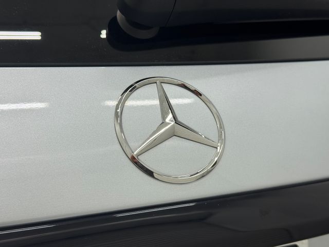 2025 Mercedes Benz GLC 300 photo 43