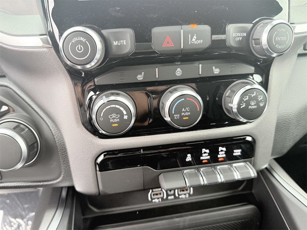 2025 Ram 1500 Big Horn photo 16