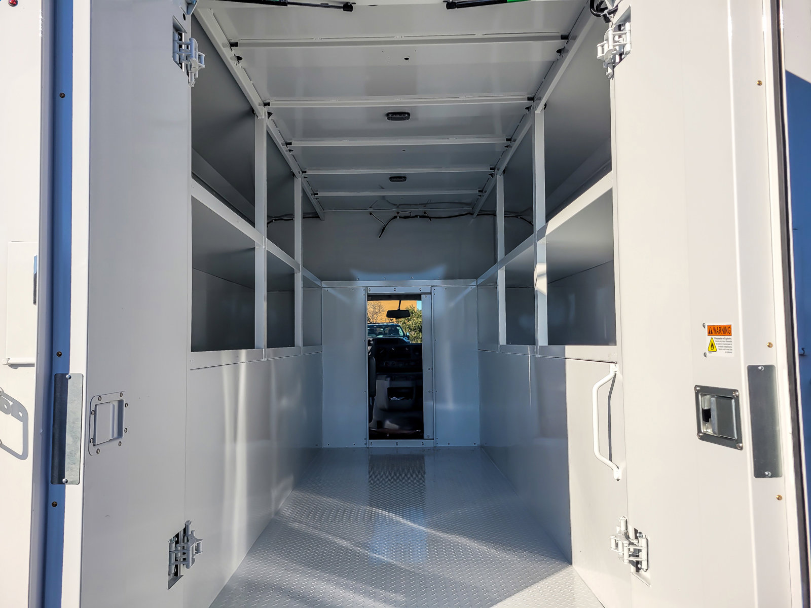 2025 FORD E-350 - Image 2