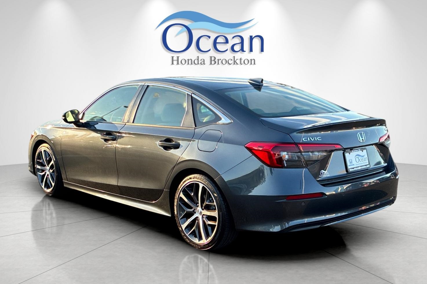 2024 Honda Civic Touring photo 5