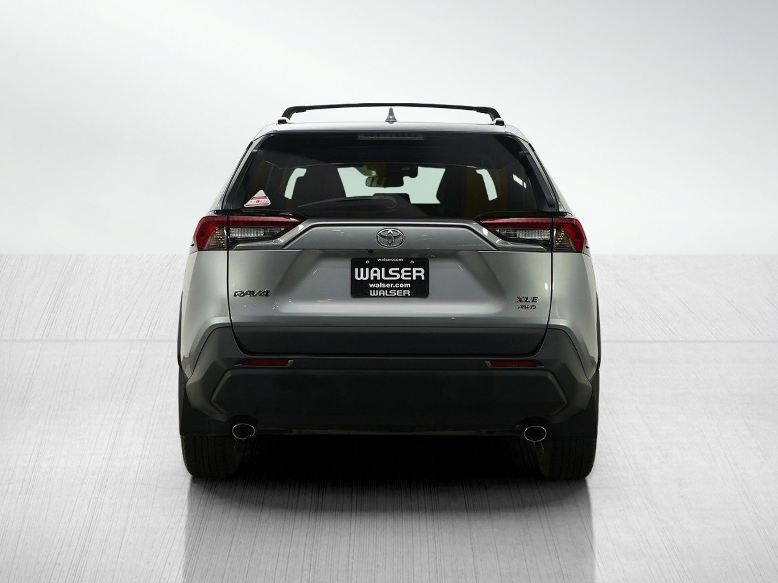 2022 Toyota RAV4 XLE photo 3