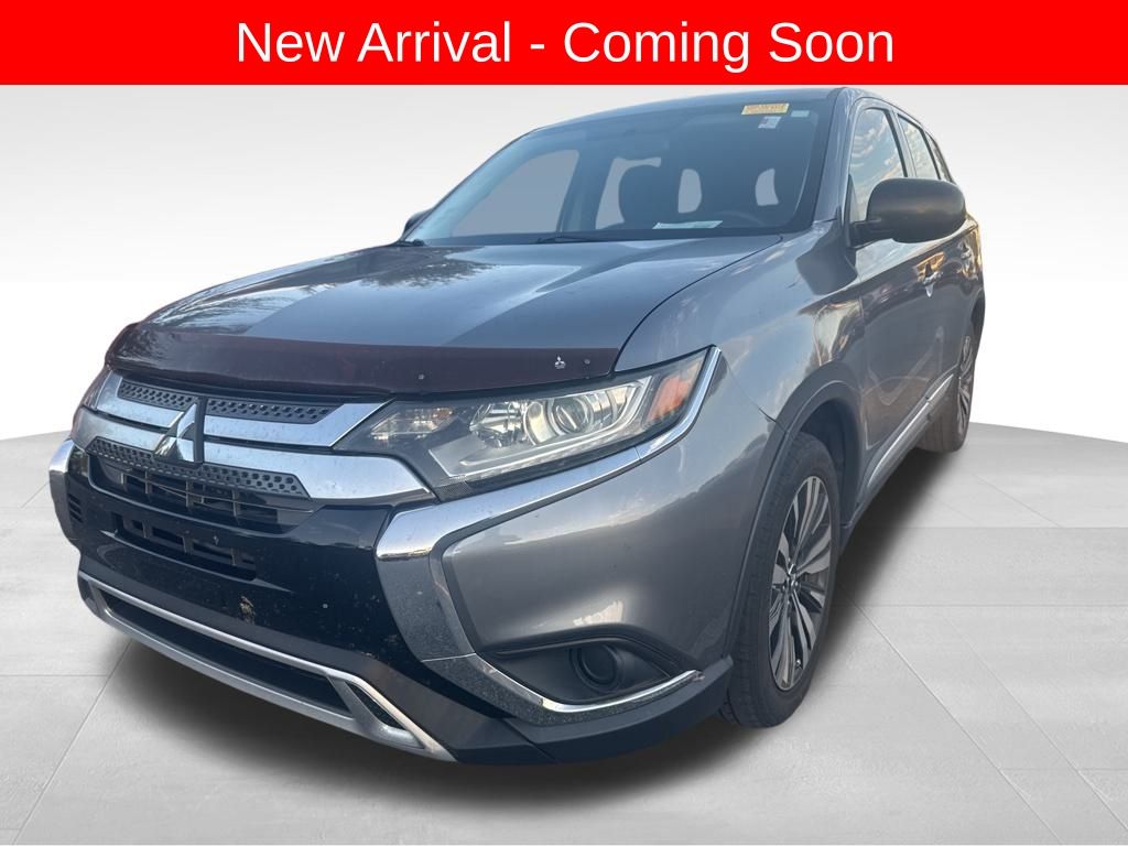 2019 Mitsubishi Outlander ES's photo
