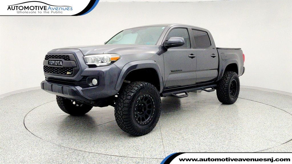 2018 Toyota Tacoma SR5's photo