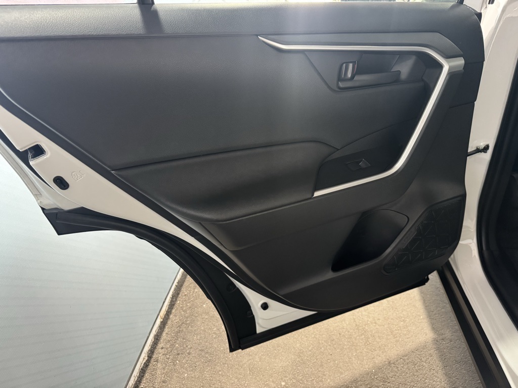 2025 Toyota RAV4 LE photo 18
