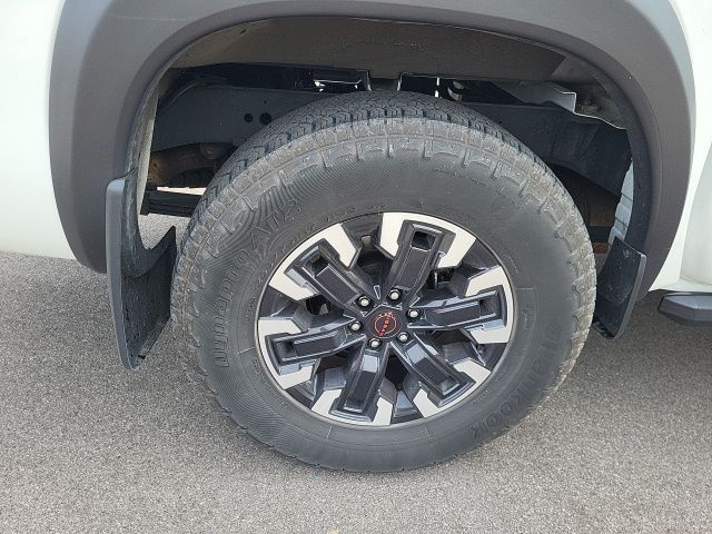 2022 Nissan Frontier Crew Cab photo 14