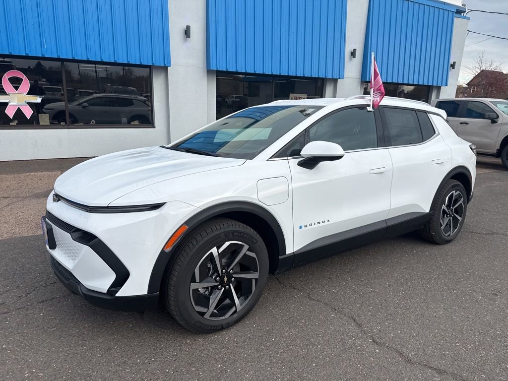 2026 Chevrolet Equinox EV 2LT's photo