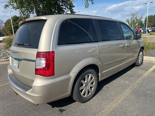 2015 Chrysler Town & Country Touring photo 3