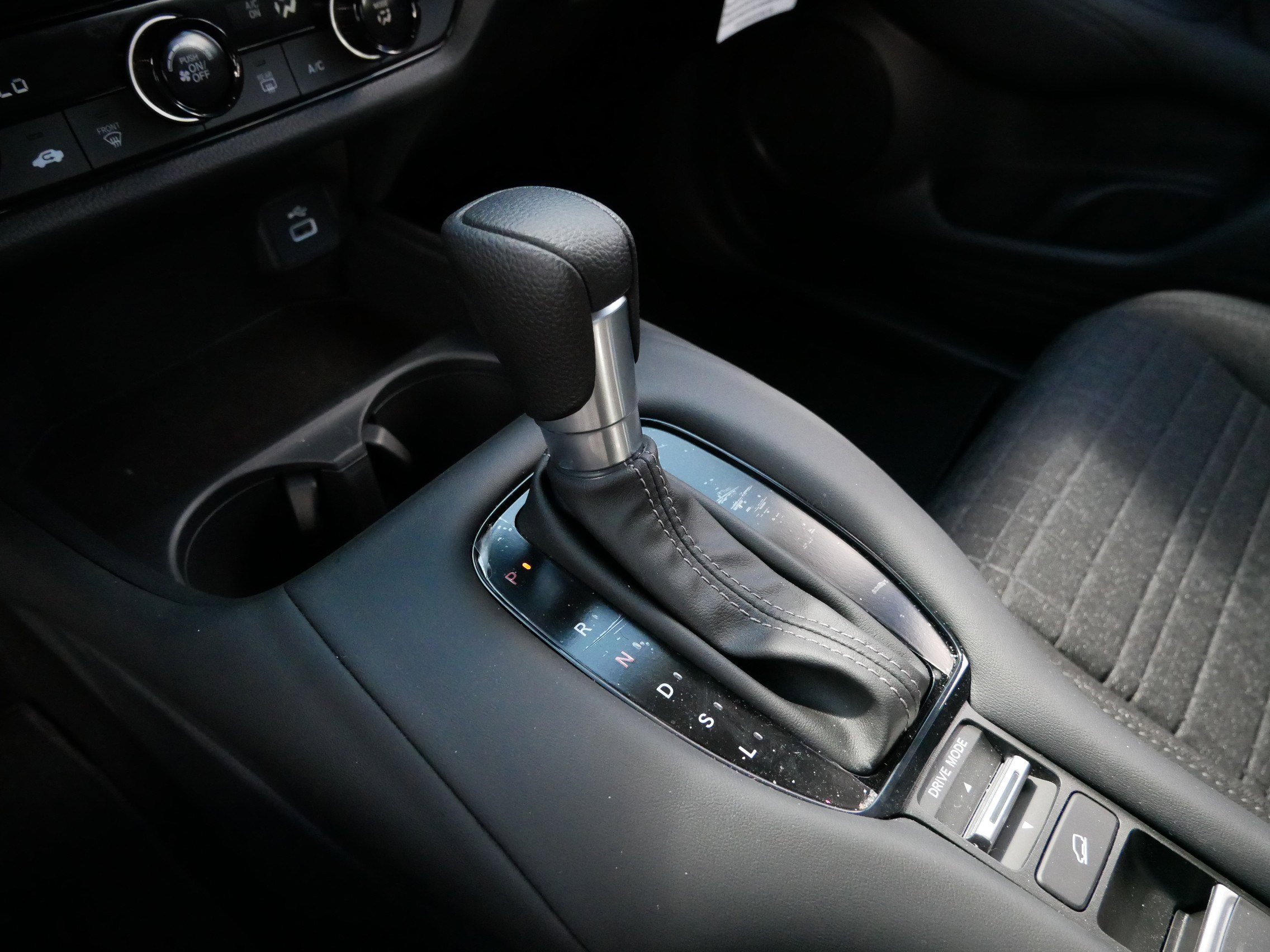 2025 Honda HR-V LX photo 21