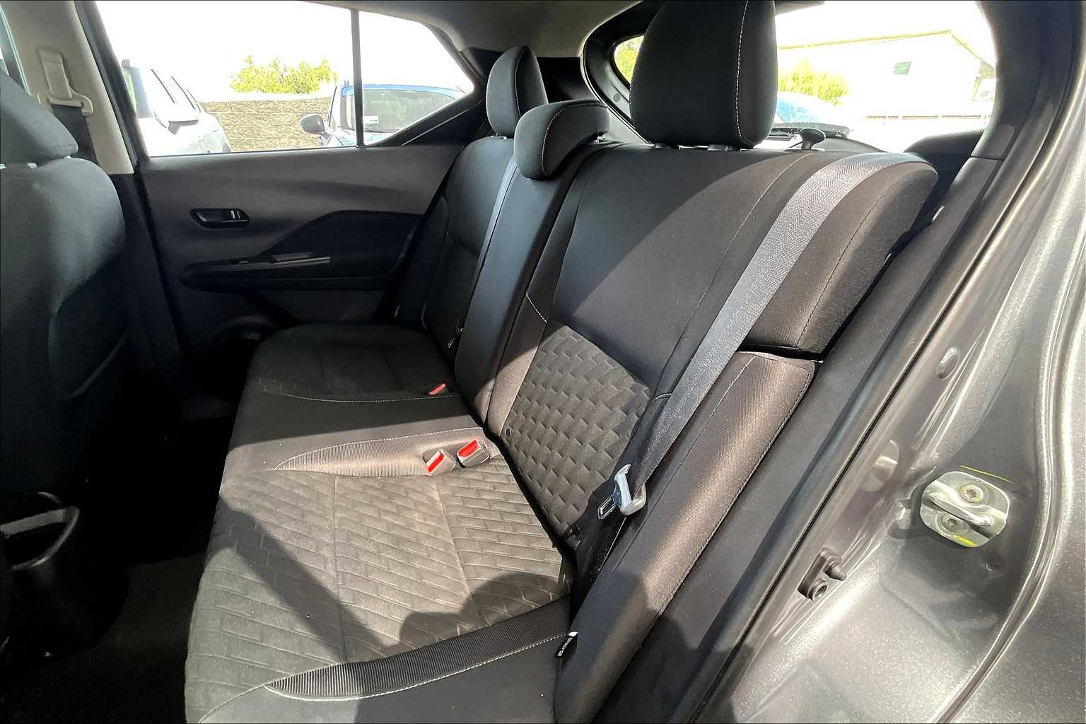 2021 Nissan Kicks S photo 18