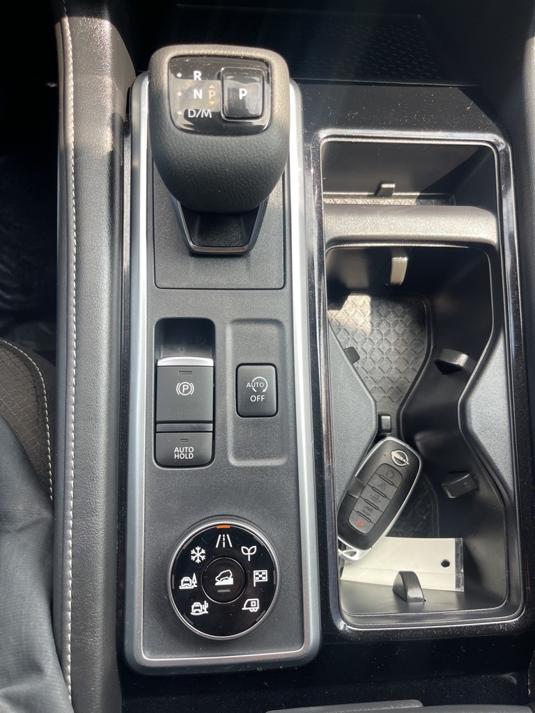 2024 Nissan Pathfinder SL photo 16